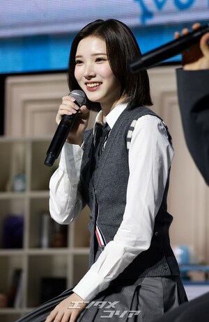 【フォト】質問に答える愛らしいHearts2Heartsのメンバーたち