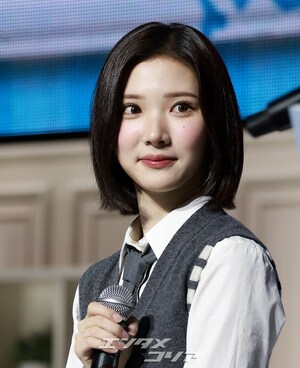 【フォト】質問に答える愛らしいHearts2Heartsのメンバーたち