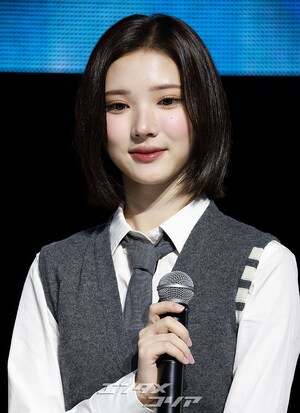 【フォト】質問に答える愛らしいHearts2Heartsのメンバーたち