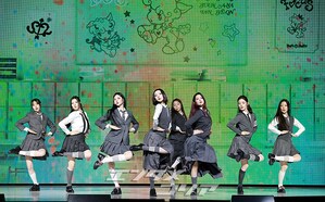 【フォト】Hearts2Hearts、キレキレのダンス…「Golden」の振付師がパフォーマンスに参加