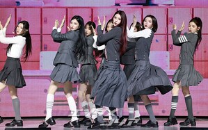 【フォト】Hearts2Hearts、キレキレのダンス…「Golden」の振付師がパフォーマンスに参加