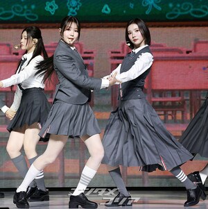 【フォト】Hearts2Hearts、キレキレのダンス…「Golden」の振付師がパフォーマンスに参加