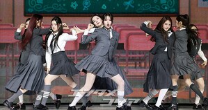 【フォト】Hearts2Hearts、キレキレのダンス…「Golden」の振付師がパフォーマンスに参加