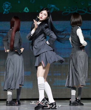 【フォト】Hearts2Hearts、キレキレのダンス…「Golden」の振付師がパフォーマンスに参加