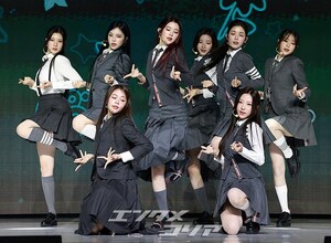 【フォト】Hearts2Hearts、キレキレのダンス…「Golden」の振付師がパフォーマンスに参加