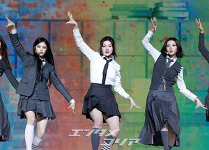 【フォト】Hearts2Hearts、キレキレのダンス…「Golden」の振付師がパフォーマンスに参加