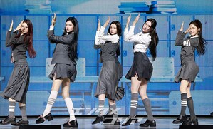 【フォト】Hearts2Hearts、キレキレのダンス…「Golden」の振付師がパフォーマンスに参加