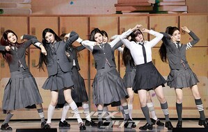 【フォト】Hearts2Hearts、キレキレのダンス…「Golden」の振付師がパフォーマンスに参加