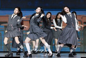 【フォト】Hearts2Hearts、キレキレのダンス…「Golden」の振付師がパフォーマンスに参加