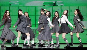 【フォト】Hearts2Hearts、キレキレのダンス…「Golden」の振付師がパフォーマンスに参加