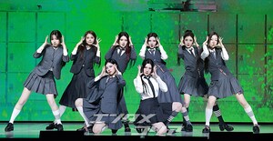 【フォト】Hearts2Hearts、キレキレのダンス…「Golden」の振付師がパフォーマンスに参加