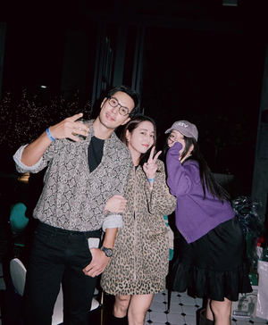 イ・ミンジョン、キム・ジソク&イ・ジニと仲良しポーズでドラマPR「離婚させてください」