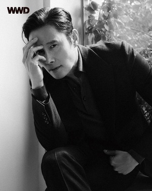 【フォト】イ・ビョンホン「唯一無二の俳優」…品格ある男らしさアピール