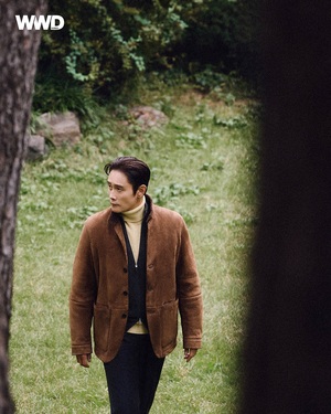 【フォト】イ・ビョンホン「唯一無二の俳優」…品格ある男らしさアピール