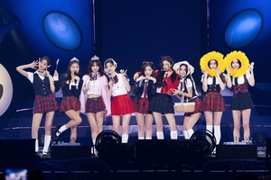 「これからも一緒!」TWICEがデビュー10周年記念ファンミ
