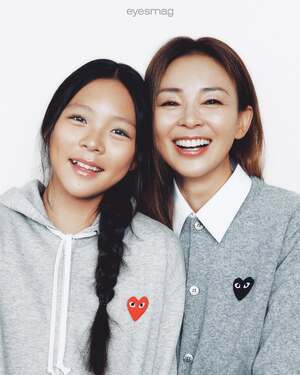 【フォト】SHIHO ＆紗蘭さん　笑顔そっくり…かわいい親子