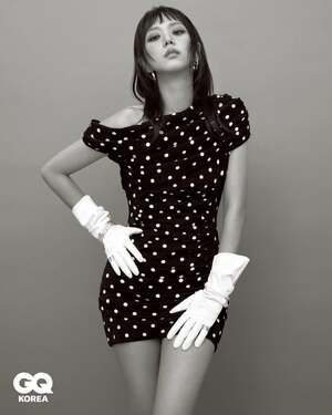 【フォト】BLACKPINKジス、スモーキーメイクで妖艶な眼差し…無限の美しさ