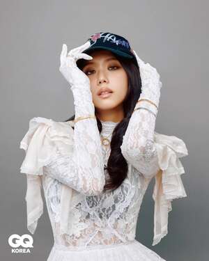 【フォト】BLACKPINKジス、スモーキーメイクで妖艶な眼差し…無限の美しさ