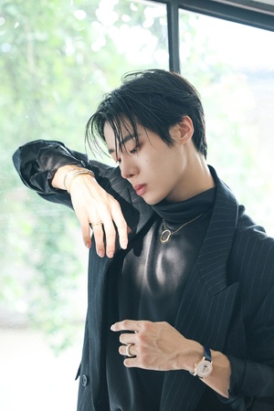 これがオフショットだって? チュ・ヨンウ、女心を刺激するビジュアル