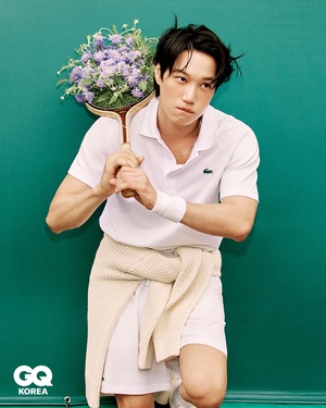 【フォト】EXOカイ、テニスコートで輝くビジュアル…エネルギーに満ちた姿