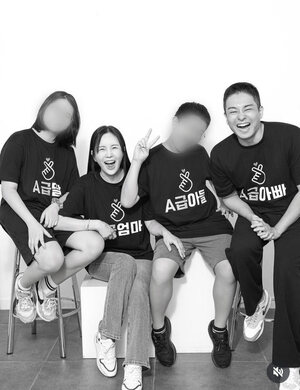 チャン・ヨンラン、そっくり娘&息子の姿公開…家族写真でキュートな魅力アピール