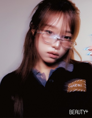 【フォト】チェ・イェナ、躍動感あふれるポーズ＆成熟した雰囲気