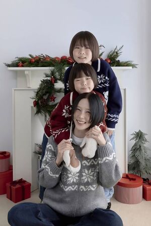 【フォト】キム・ナヨン　息子2人と一緒にグラビア…幸せな時間