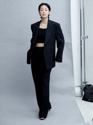 【フォト】ミョン・セビン、プロフィール写真公開…50歳のまばゆい童顔