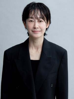 【フォト】ミョン・セビン、プロフィール写真公開…50歳のまばゆい童顔