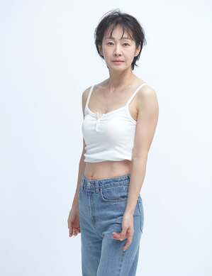 【フォト】ミョン・セビン、プロフィール写真公開…50歳のまばゆい童顔