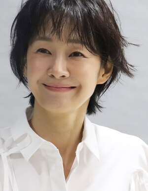 【フォト】ミョン・セビン、プロフィール写真公開…50歳のまばゆい童顔