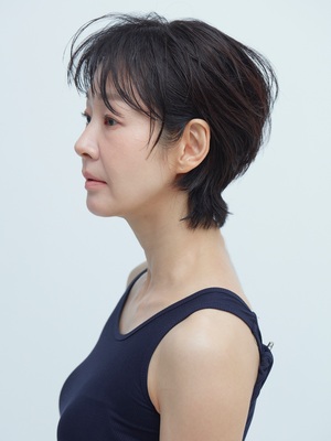 【フォト】ミョン・セビン、プロフィール写真公開…50歳のまばゆい童顔