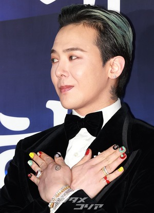 【フォト】G-DRAGONに玉冠文化勲章、最年少の快挙…高級感あるスタイルで登場