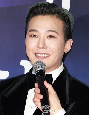 【フォト】G-DRAGONに玉冠文化勲章、最年少の快挙…高級感あるスタイルで登場