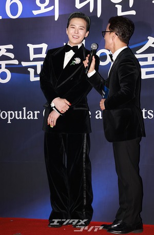 【フォト】G-DRAGONに玉冠文化勲章、最年少の快挙…高級感あるスタイルで登場