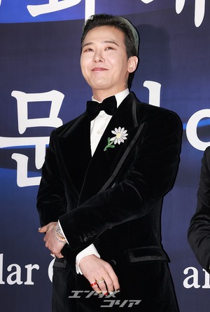 【フォト】G-DRAGONに玉冠文化勲章、最年少の快挙…高級感あるスタイルで登場