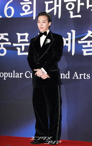 【フォト】G-DRAGONに玉冠文化勲章、最年少の快挙…高級感あるスタイルで登場