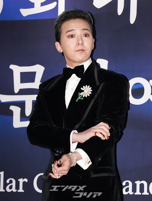 【フォト】G-DRAGONに玉冠文化勲章、最年少の快挙…高級感あるスタイルで登場