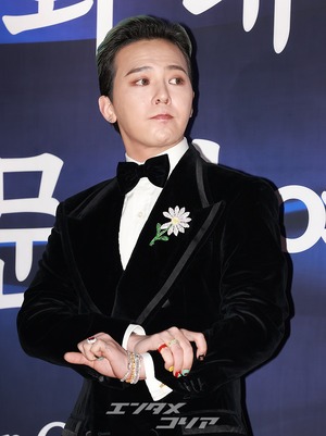 【フォト】G-DRAGONに玉冠文化勲章、最年少の快挙…高級感あるスタイルで登場