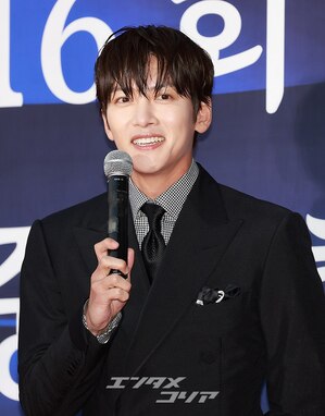 【フォト】穏やかな表情のチ・チャンウク、文化体育観光部長官表彰受ける