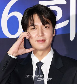 【フォト】韓流スターのイ・ミンホ、大統領表彰受ける