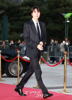 【フォト】韓流スターのイ・ミンホ、大統領表彰受ける