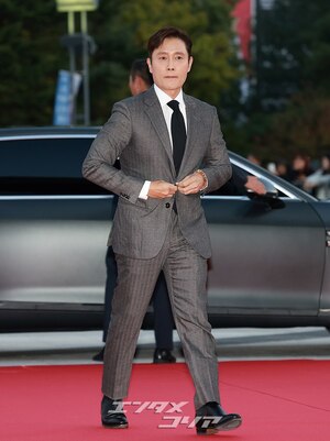 【フォト】「韓国を代表する俳優」イ・ビョンホン、宝冠文化勳章受章