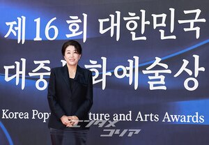 【フォト】「国民の母」キム・ミギョン、大統領表彰受ける