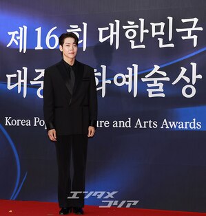 【フォト】ミュージカル俳優KAI、ステキなほほ笑みとともに