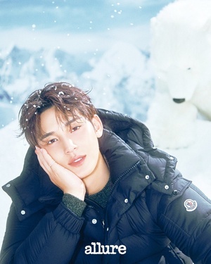 【フォト】SEVENTEENミンギュ、「MONCLER」を身にまといスポーティーな魅力アピール