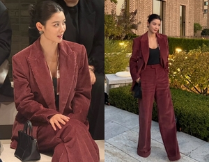 キム・ユジョン「オールバックヘア+バーガンディー・スーツ」…あふれる大人のムード