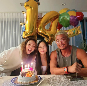 紗蘭さん 満14歳の誕生日…秋山成勲& SHIHOと幸せバースデーパーティー