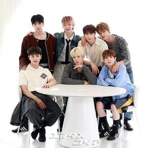 【フォト】インタビューに臨むNEXZ、さわやか＆ユニークな魅力