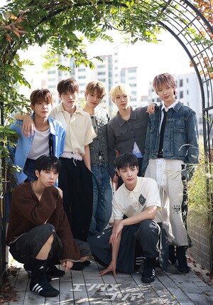 【フォト】インタビューに臨むNEXZ、さわやか＆ユニークな魅力